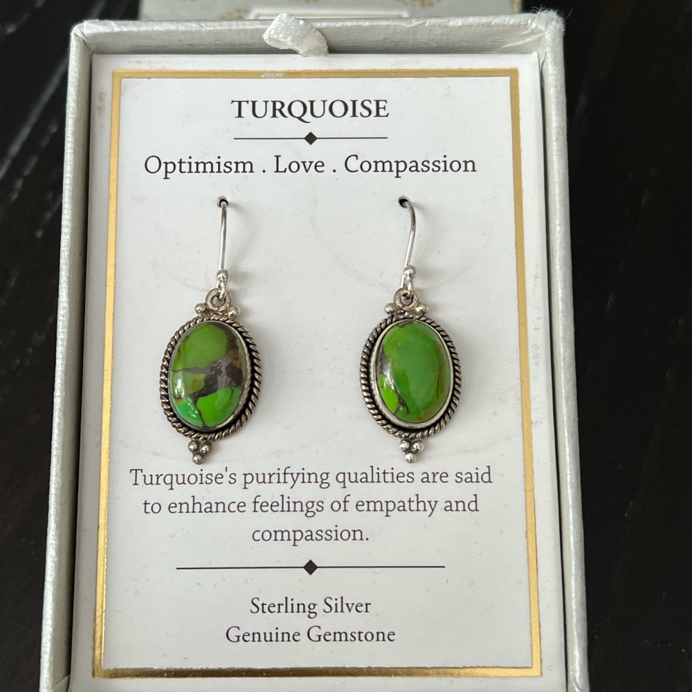 Shivam Earrings - Picture 4 of 8